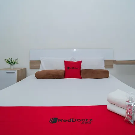 RedDoorz Syariah near Transmart MX Malang-3